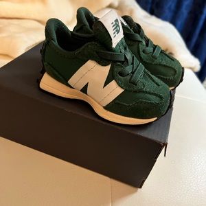 New Balance 327. Infant sz 4.